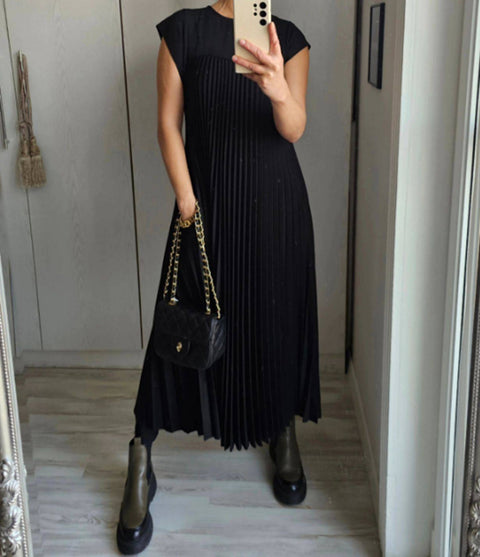 Fashion round neck sleeveless pleated dress m301308